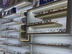 -美式眼镜·授权蔡司.依视路.尼康.豪雅.明月(南翔印象城店)