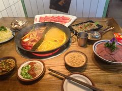 -巴卤社老火锅(财富店)