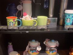 -星巴克(上海虹桥新天地二店)