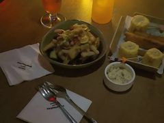 -FOUR PLAY BAR