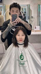 点击看大图 -容萨美业·美容美发