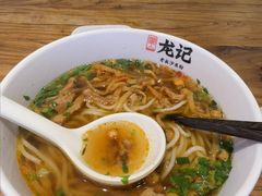 -湘人龙记老长沙米粉(鸟巢店)