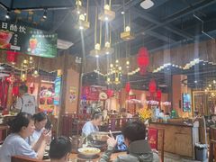 -老滇山寨•云南特色菜•地方菜•民族风情歌舞表演(金碧店)