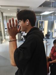 -苑苑发型设计