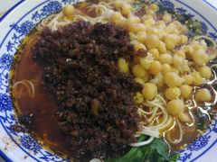 -渝之汇牛肉豌杂面