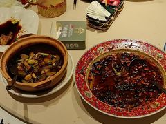 -八府香鸭·啫啫煲(华山路店)