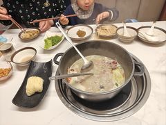 -汤宴·参须肚包鸡(南京路店)