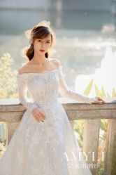 -艾米丽婚纱礼服
