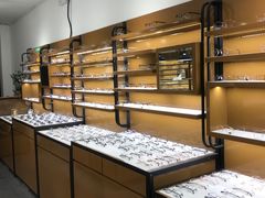 -罗伯特眼镜·蔡司官方授权(罗湖国贸店)