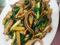 姜葱炒猪肚-九和鸿禧饭店
