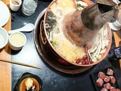 -果松木炭酸菜铜火锅·外婆参鸡汤