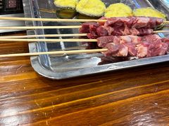 -哈尔滨小酒馆·鲜肉现穿自助烧烤(康新花园店)