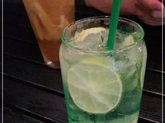 -花苑里咖啡(威远店)
