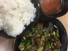 红烧茄子套饭-吃不亏特色包子(三峡广场店)
