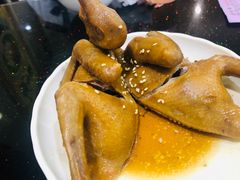 盐焗乳鸽-煲煲掂风味煲仔饭餐厅(西区店)