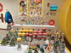 -m豆巧克力世界(上海世茂广场店)