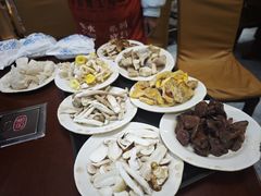 -菌之家·专业纯野生菌火锅·特色炒菌