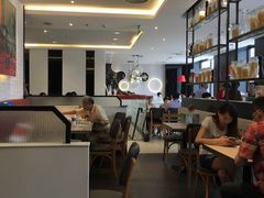 大堂-必胜客(证大大拇指店)