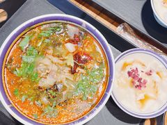 -云阿蛮云南生烫牛肉米线(奉贤路店)