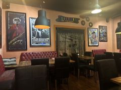-SISTERS BAR RESTAURANT川意酒馆(嘉善老市H楼店)