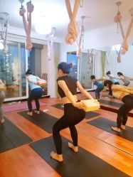 -Yvon yoga 瑜伽·精准体态管理中心
