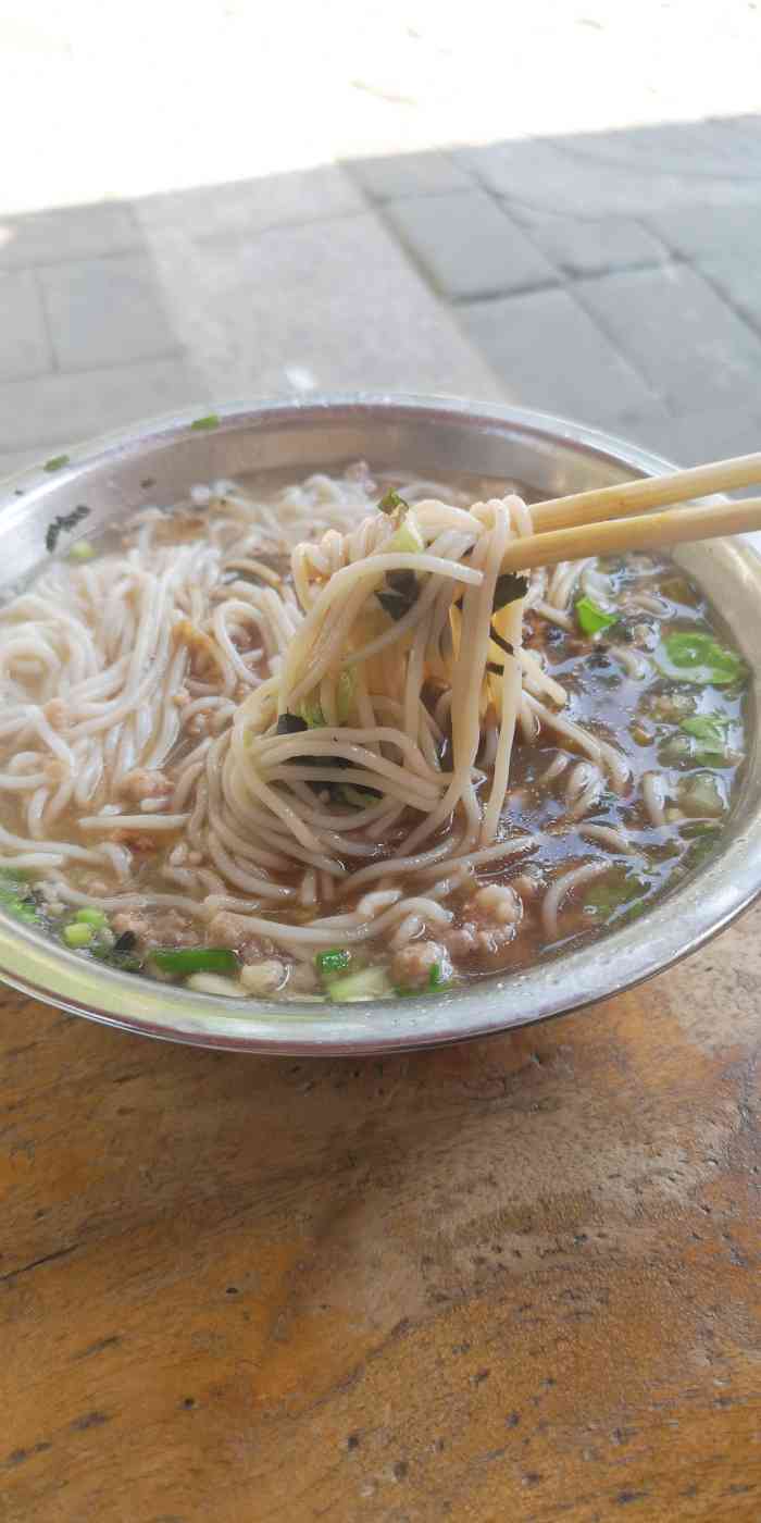 长发蒲庙榨粉"生榨米粉,很多南宁人都爱吃.这家老店,也.