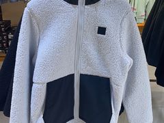 -UNDER ARMOUR(新燕莎奥莱店)