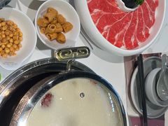 -洪氏嗨捞·广东猪肚鸡·椰子鸡火锅(西咸万象城店)