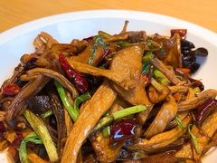 -关东小磨东北菜(上海长风大悦城店)