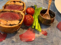 惠灵顿牛排-弦月窗LUNETTE BY AMANDA(复兴路店)