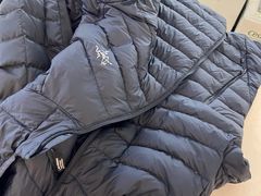 -爱革·奢品·鞋包·衣物·家居(金桥国际商业广场店)