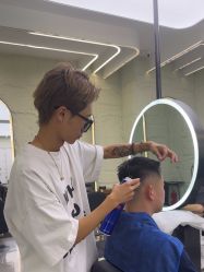 -慕名造型