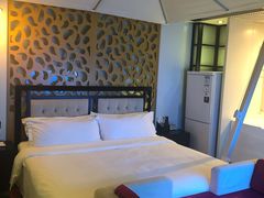 -喜鹊愉家酒店(郑州曼哈顿博览中心地铁站店)