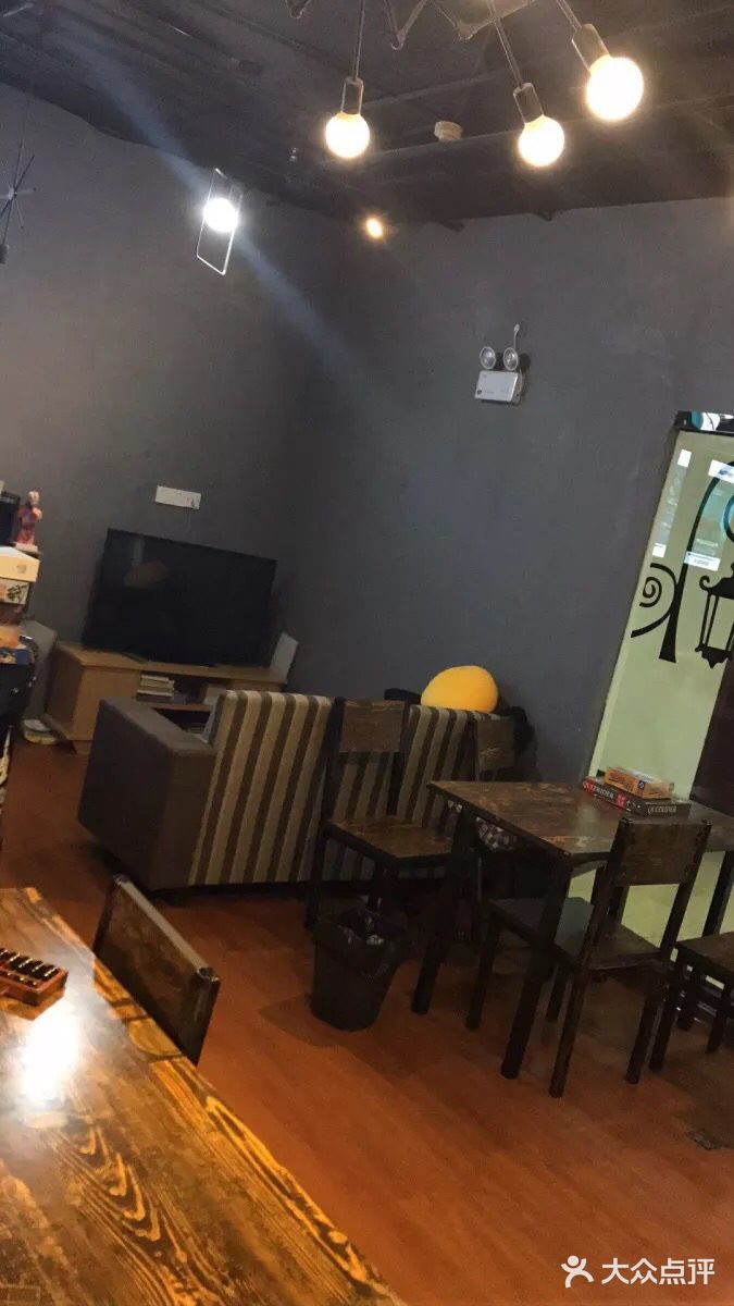 来更新我的四月游记啦！！！在长沙五一广场溜达时发现这