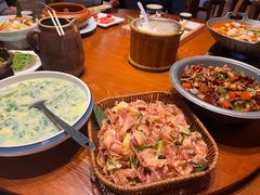 -老滇山寨•云南特色菜•地方菜•民族风情歌舞表演(金碧店)