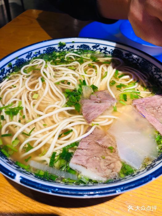 清真·燕兰楼西北菜新疆菜(人民广场店)兰州牛肉拉面图片 - 第2张