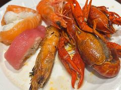 -广州万富希尔顿酒店·感趣自助餐厅·金秋蟹宴生蚝海鲜刺身