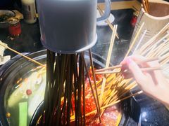 鸳鸯锅-两三事小郡肝串串香火锅(桂庙店)