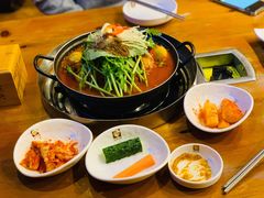 -喇喇排骨火锅·传统韩式脊骨汤(望京西园总店)