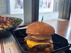 -The Habit Burger Grill 哈比特汉堡(世博店)