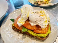 水波蛋牛油果吐司-FUNK & KALE BY WAGAS(长宁尚嘉)