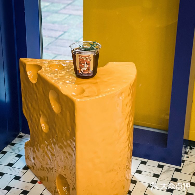 在广州❗️从复古漫画里跳出来的咖啡新店❗️