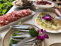 -墨居上隐·院子里火锅(峨眉店)