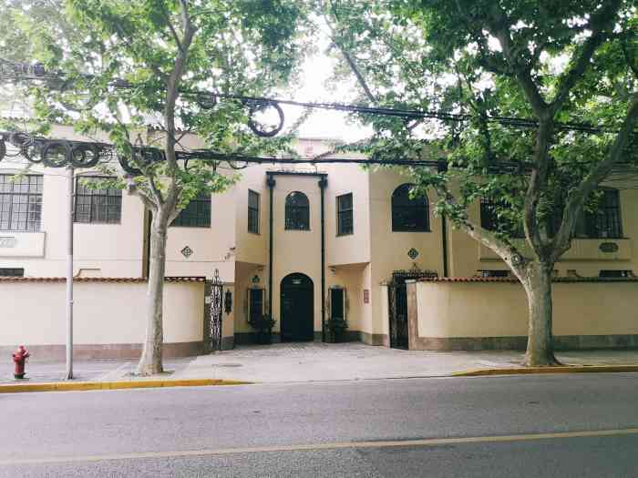 打分 修道院公寓,其实和修道院无关,旧时洋人的私家住宅,西班牙风格.