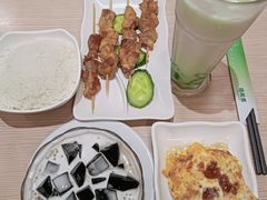 -佰搭果·广式茶餐厅(西华路店)