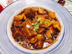 草菇烧牛腩-那家小馆•北京菜•烤鸭(中关村店)