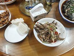 -芦茨金富饭庄·25年老字号·专做稻草鸡