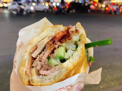-Bánh Mì Huynh Hoa