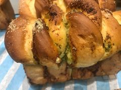 -沁屋面包店(人民东路店)