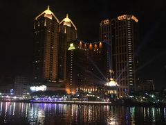 -六合夜市